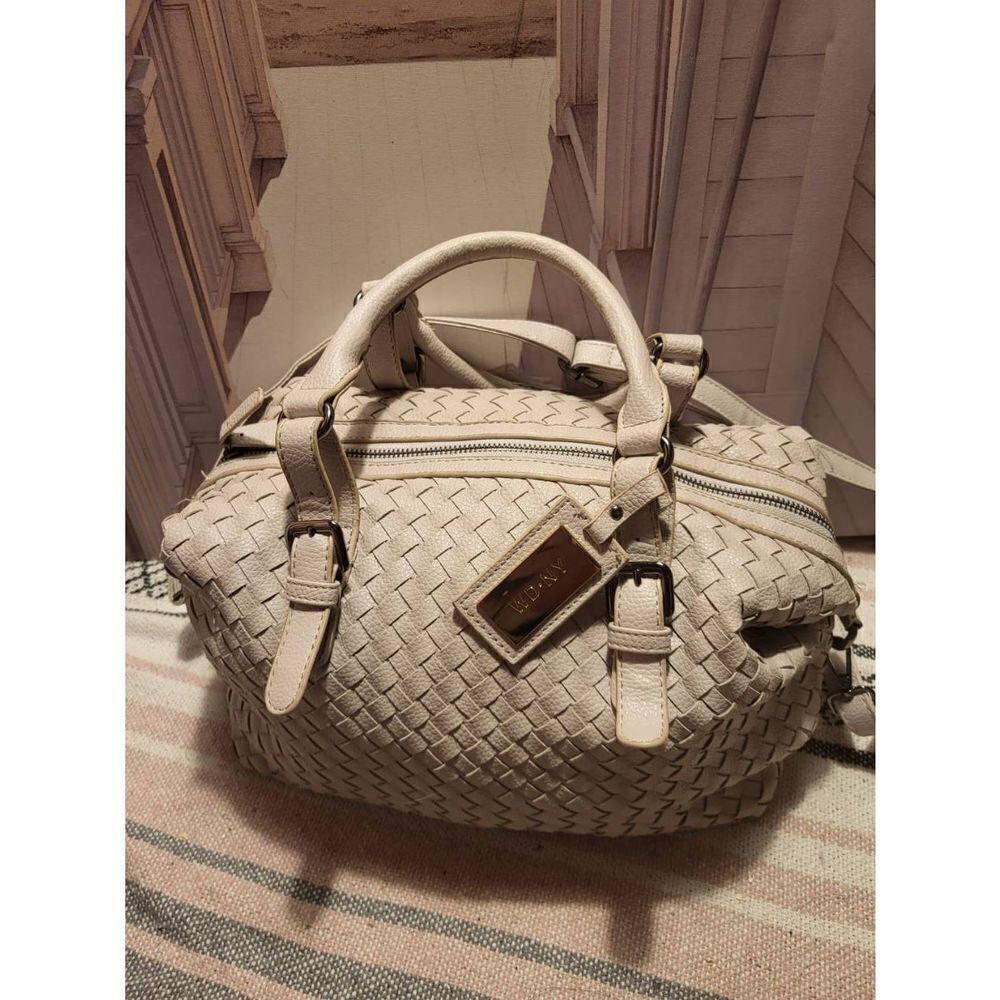 Vintage WDNY cream bag with og bag charm